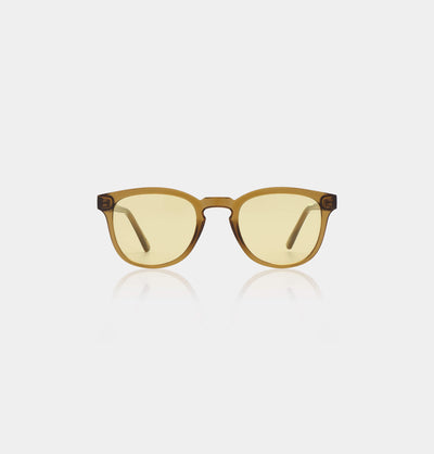 A Kjaerbede Sunglasses Bate Smoke Transparent