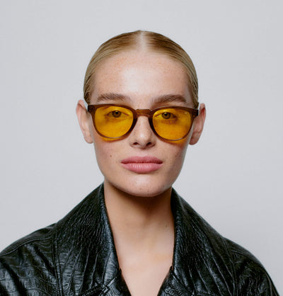 A Kjaerbede Sunglasses Bate Smoke Transparent