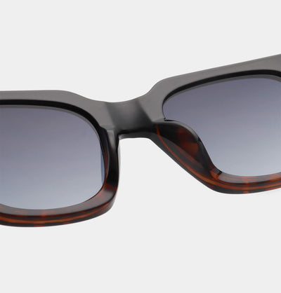 A Kjaerbede Sunglasses Nancy Black Demi Tortoise
